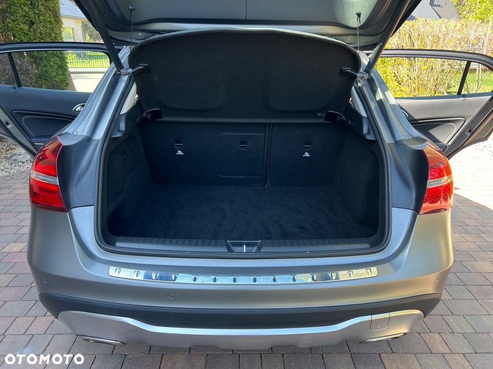 Mercedes-Benz GLA 200 7G-DCT AMG Line - 21
