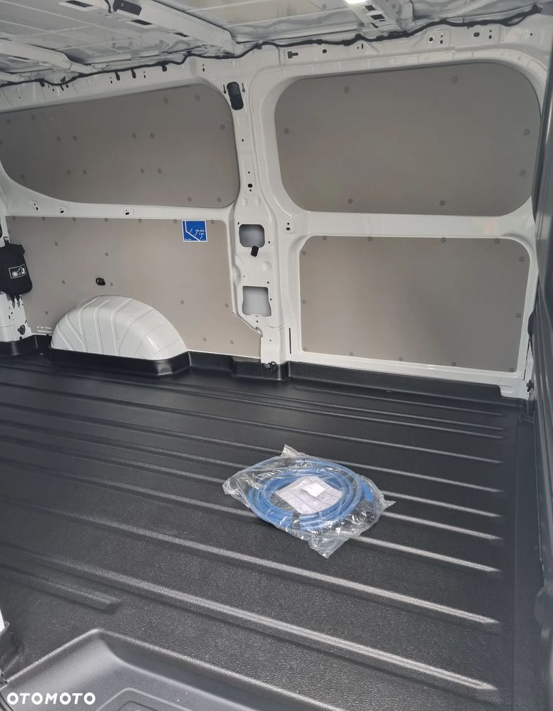 Ford Transit Custom - 13
