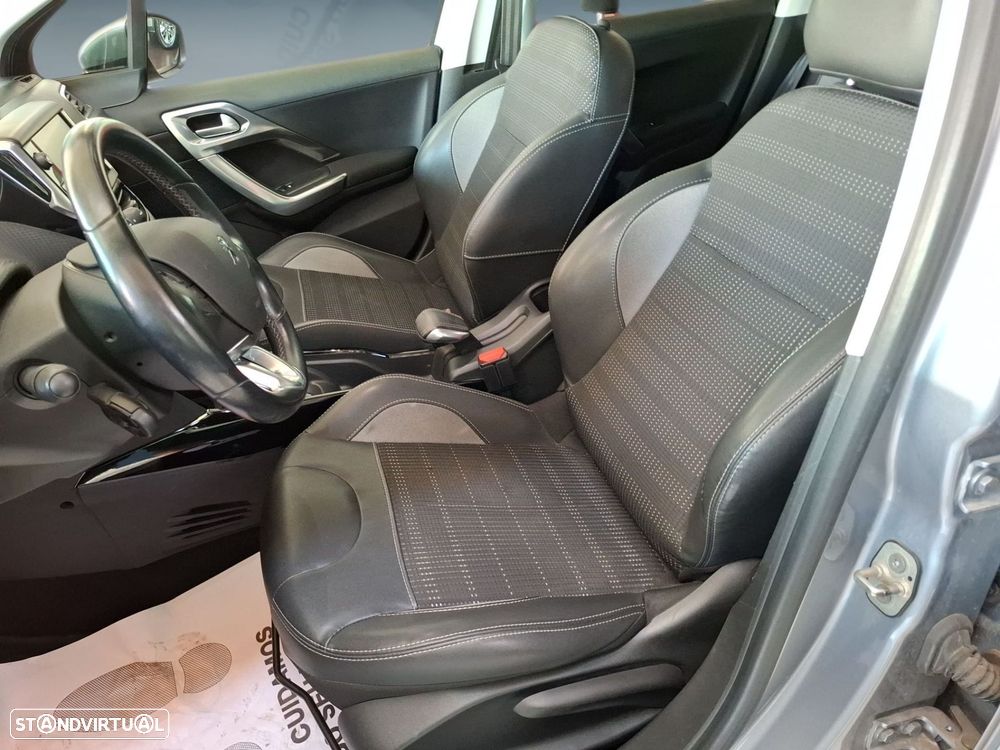 Peugeot 2008 1.2 PureTech Allure EAT6 - 7