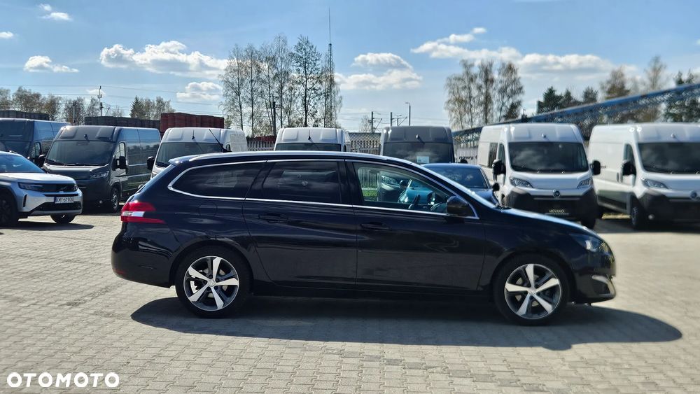 Peugeot 308 1.2 PureTech Allure S&S - 21