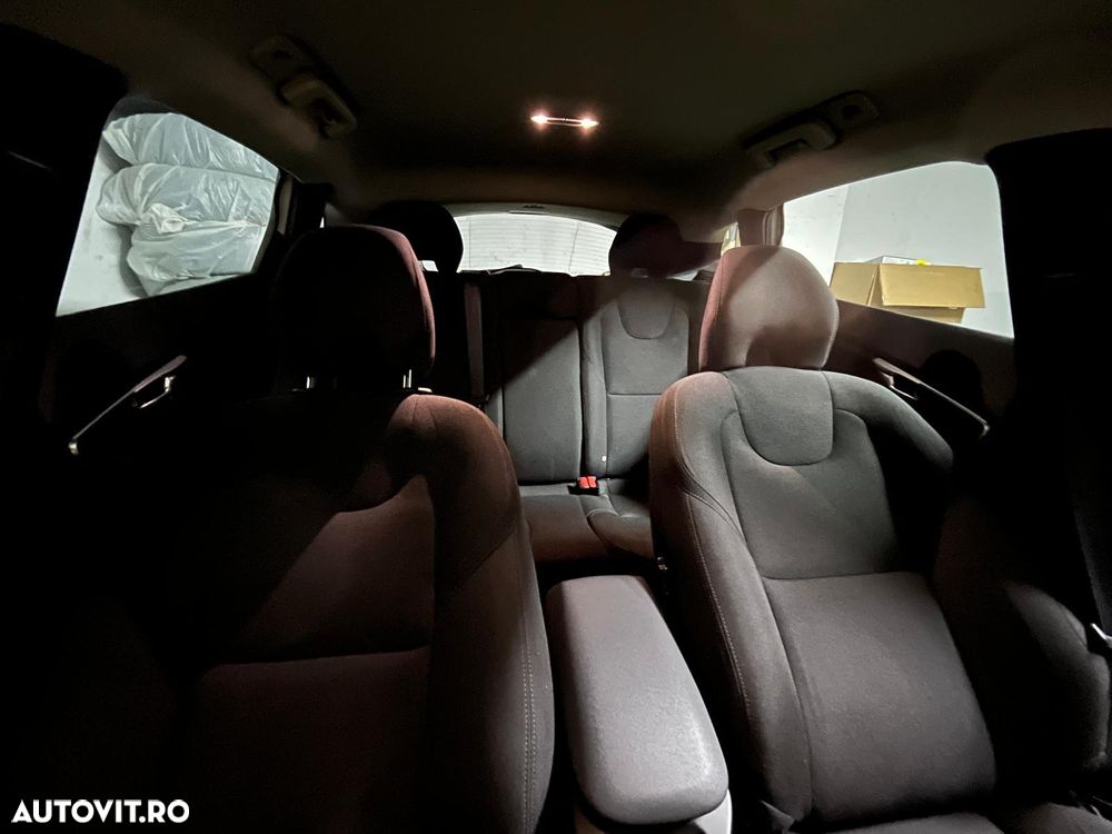 Volvo V40 D2 Basic - 6