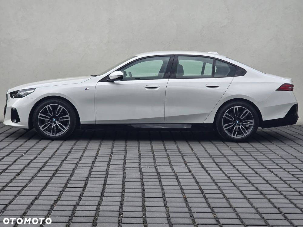 BMW Seria 5 520d xDrive mHEV M Sport - 4