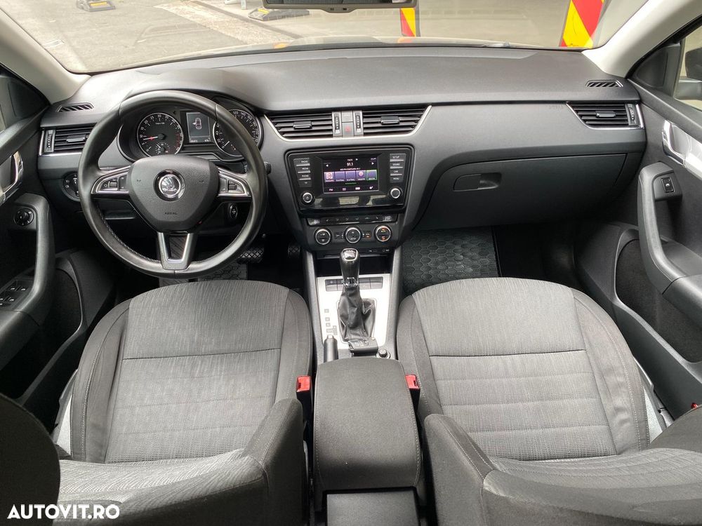 Skoda Octavia 1.6 TDI DSG Ambition - 7