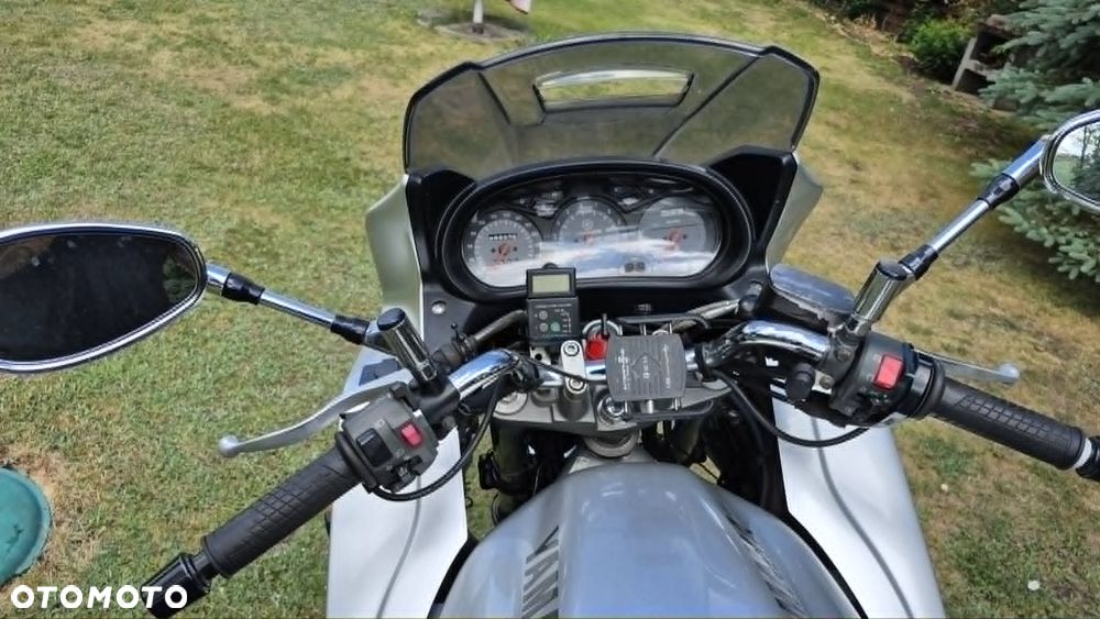 Yamaha XJ - 6
