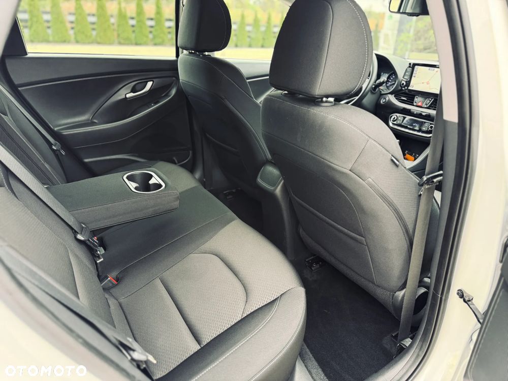 Hyundai i30 1.6 CRDi BlueDrive Premium DCT - 19