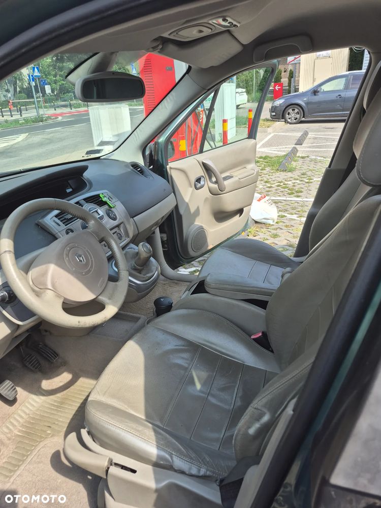 Renault Scenic 1.6 Confort Privilege - 22