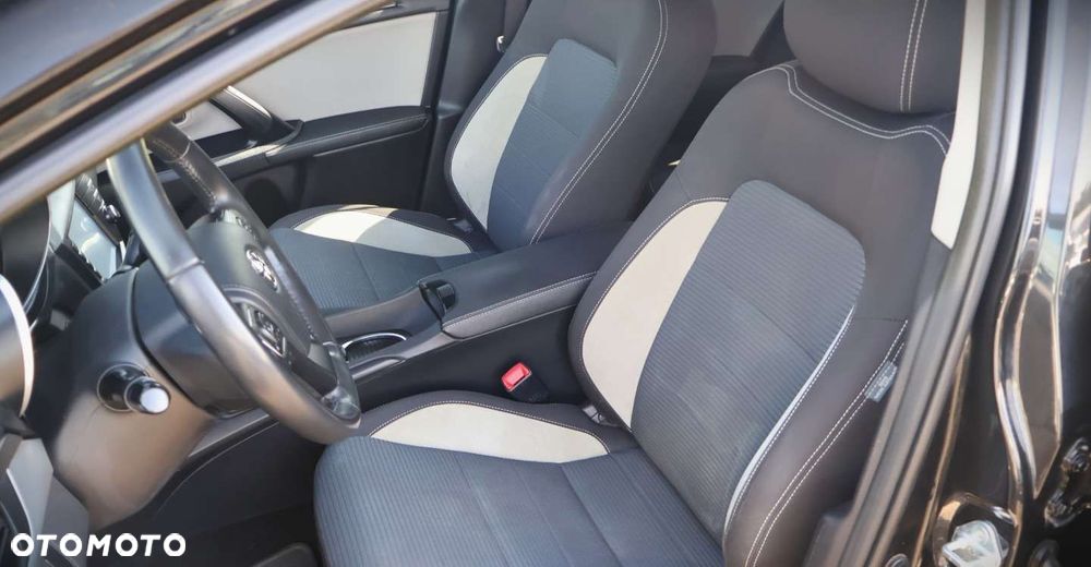 Toyota Avensis - 14