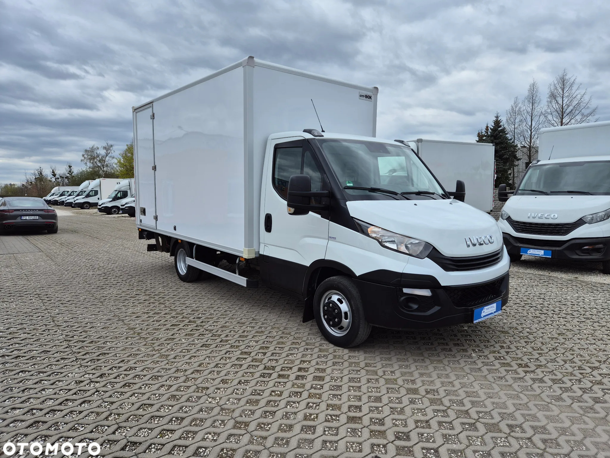 Iveco Daily 35C14, kontener, winda 750KG, bliźniaki - 3