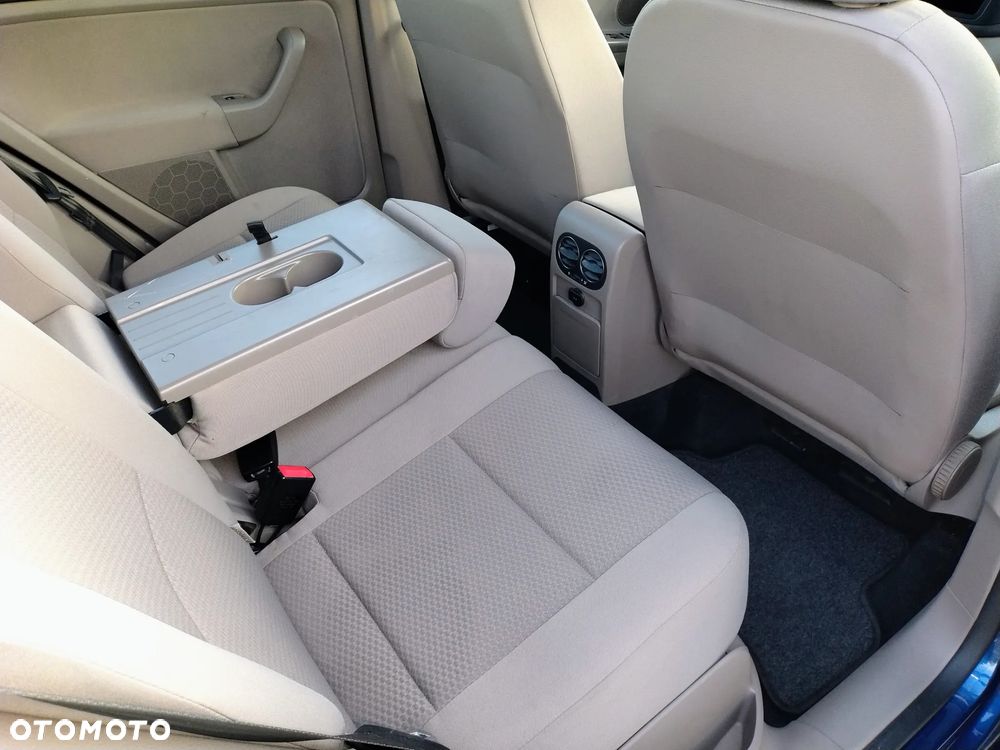 Volkswagen Golf Plus 1.2 TSI DSG Life - 27