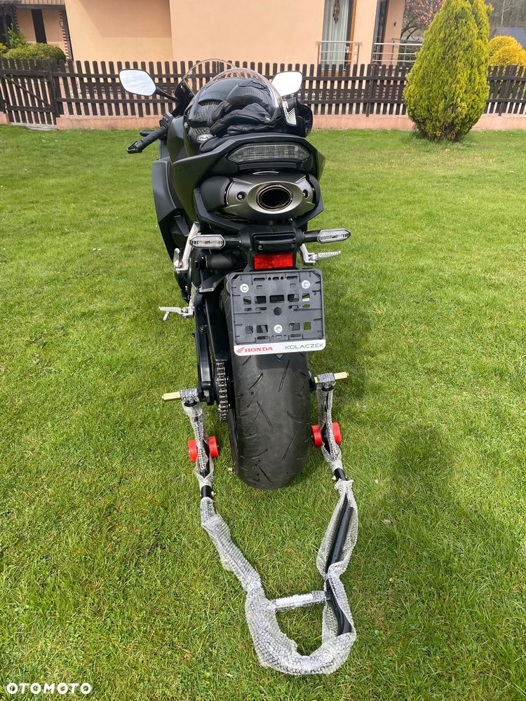 Honda CBR - 7