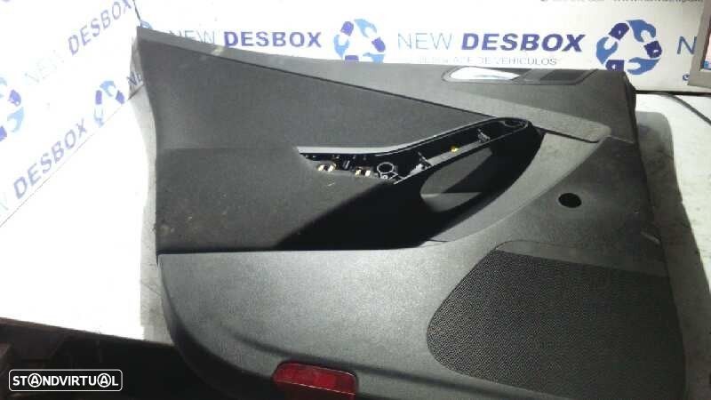FORRA PORTA TRASEIRA ESQUERDA VOLKSWAGEN PASSAT 2005 -3C5867211 - 3