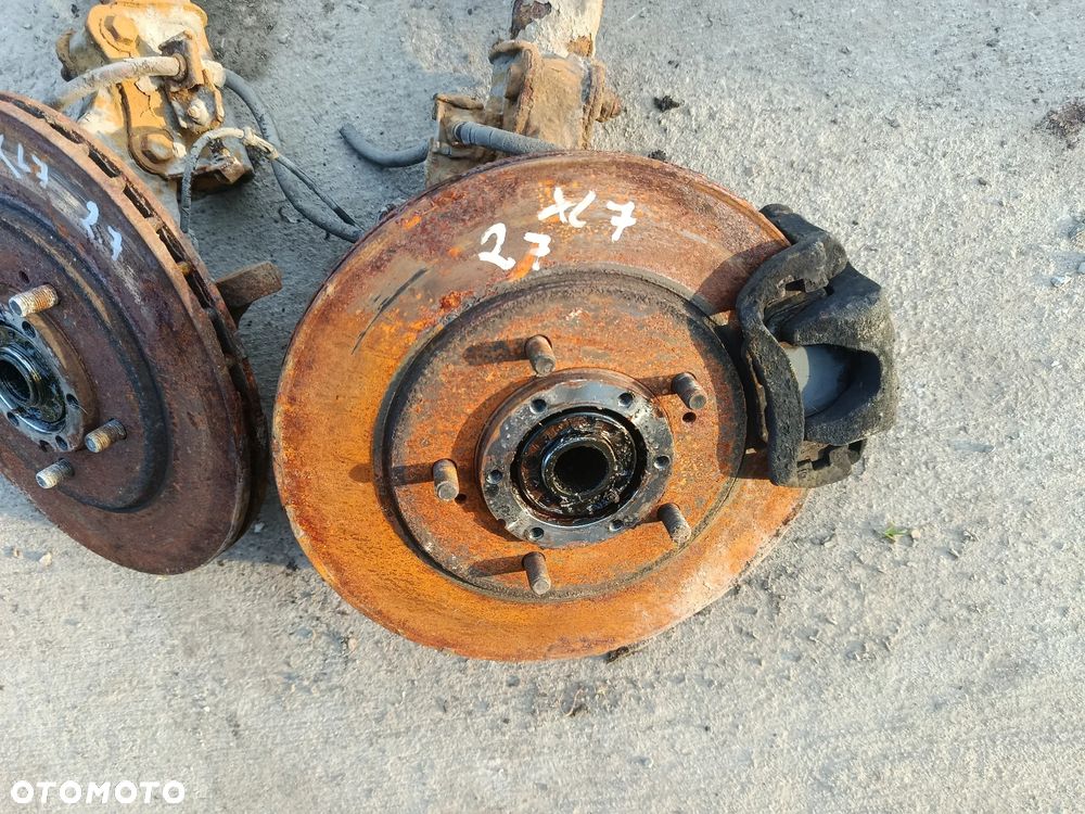 Zwrotnica zwrotnice przód prawa lewa zacisk hamulcowy Suzuki grand vitara 1 xl7 2.7 - 3