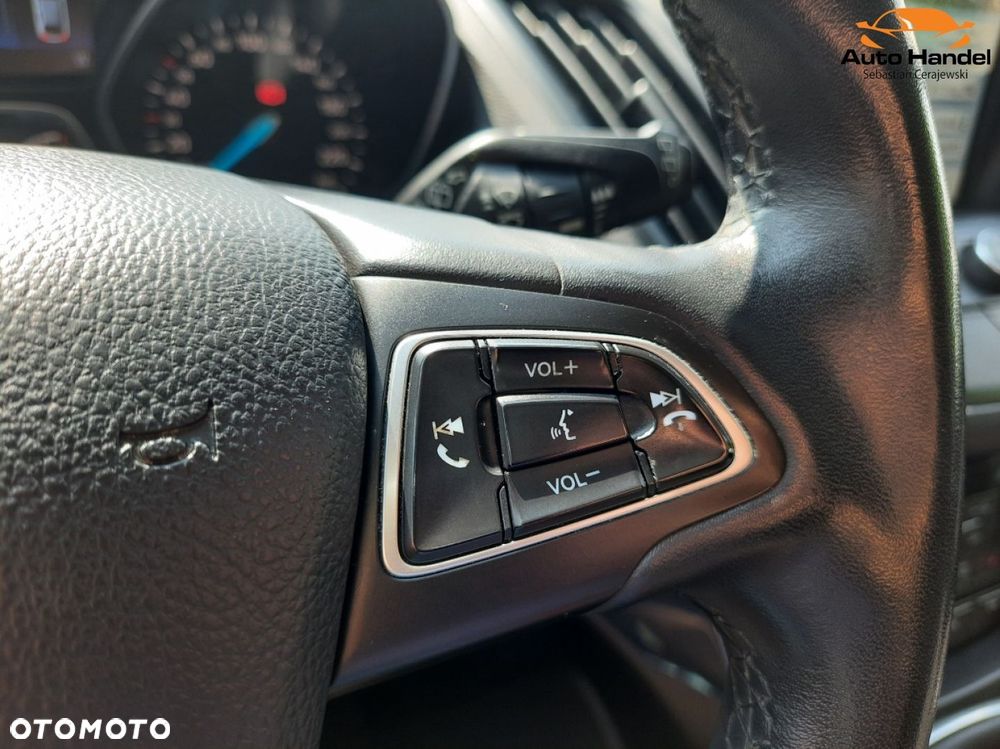 Ford Kuga 1.5 EcoBoost 2x4 Titanium - 22