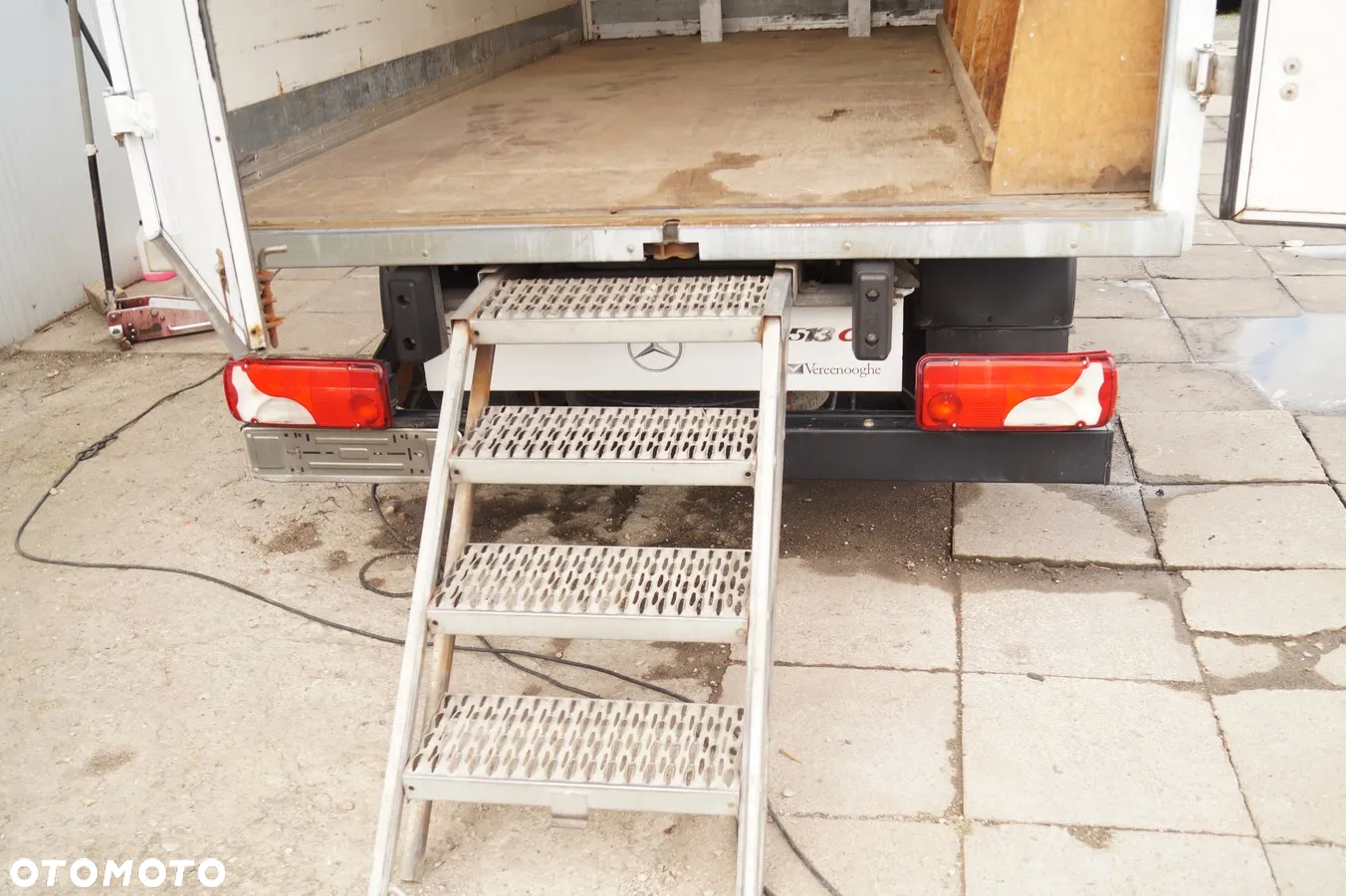 Mercedes-Benz Sprinter - 24