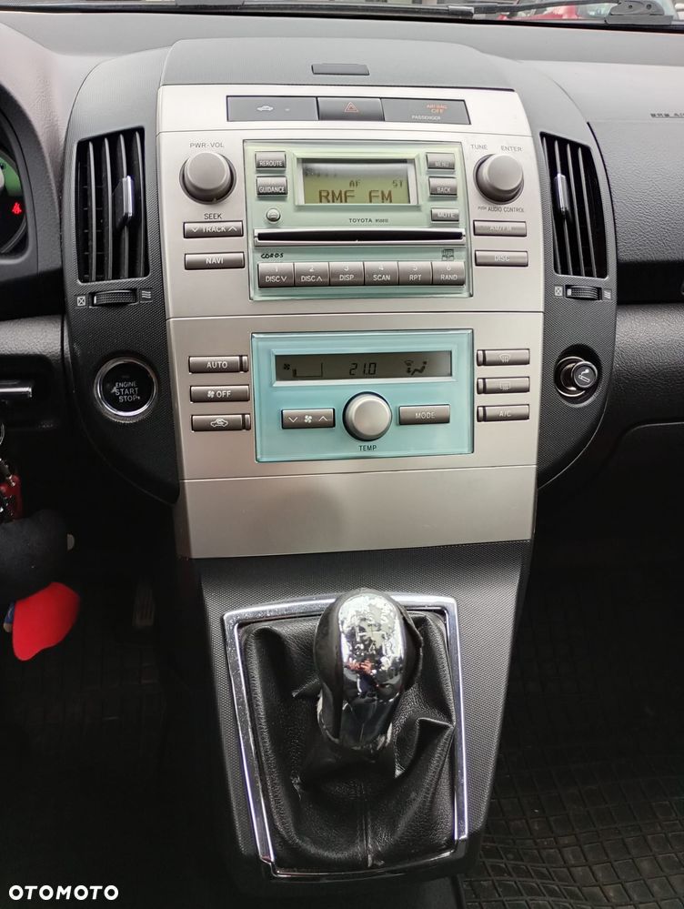 Toyota Corolla Verso 2.0 D-4D - 5