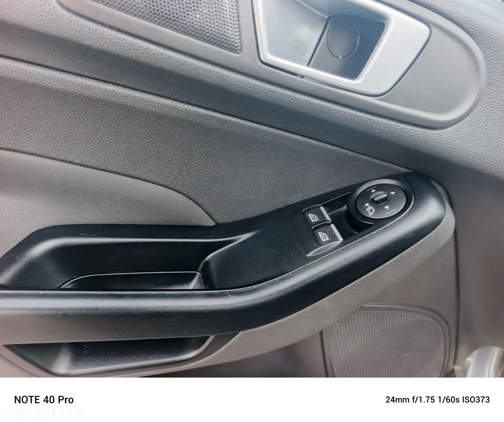 Ford Fiesta 1.5 TDCi Ambiente - 28