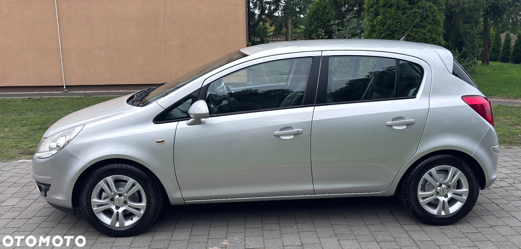 Opel Corsa 1.4 16V Cosmo - 10