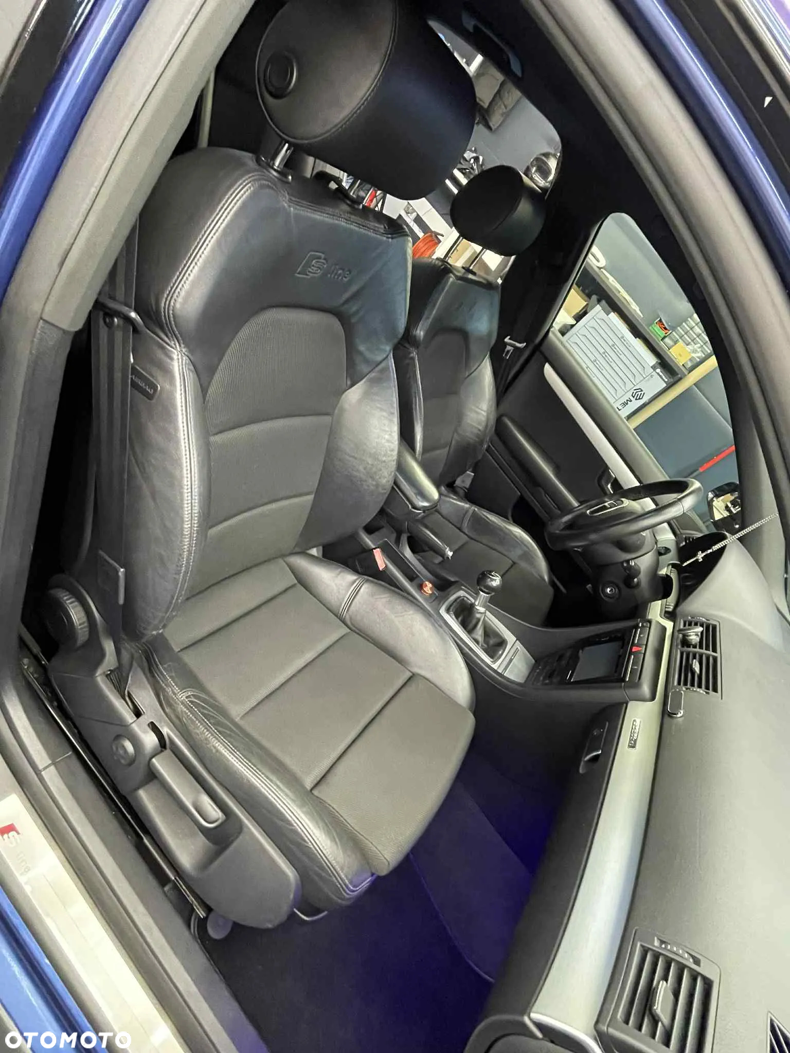 Audi A4 2.0T FSI Quattro - 25