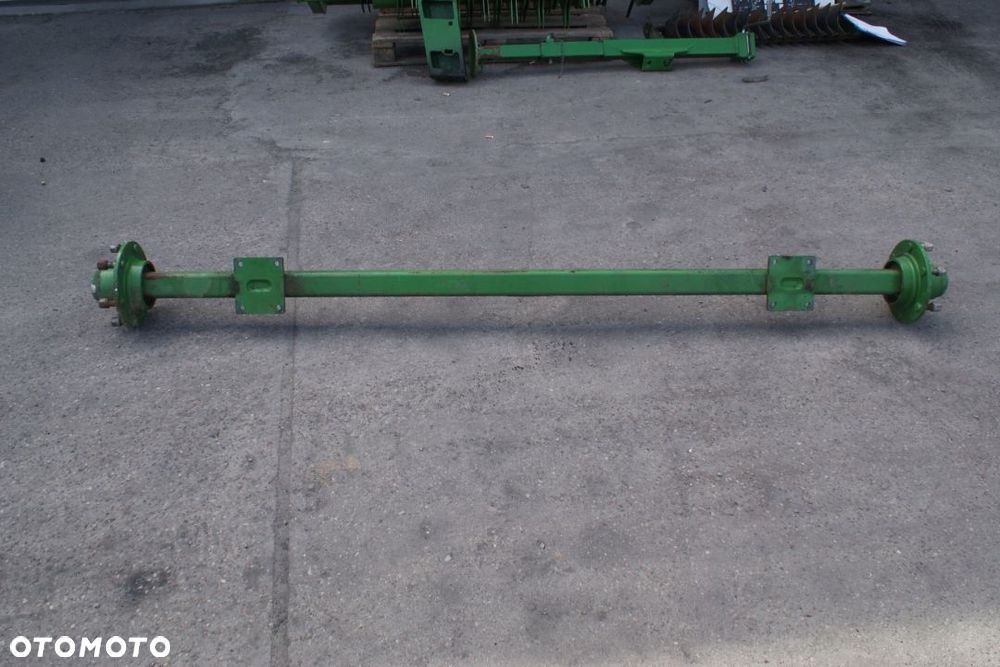 OŚ BELKA PIASTA PRASA JOHN DEERE 592 Maxicut 08R