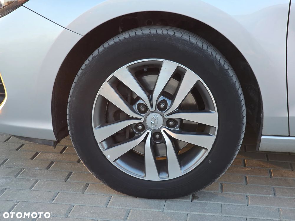 Hyundai i30 1.6 D Comfort - 13