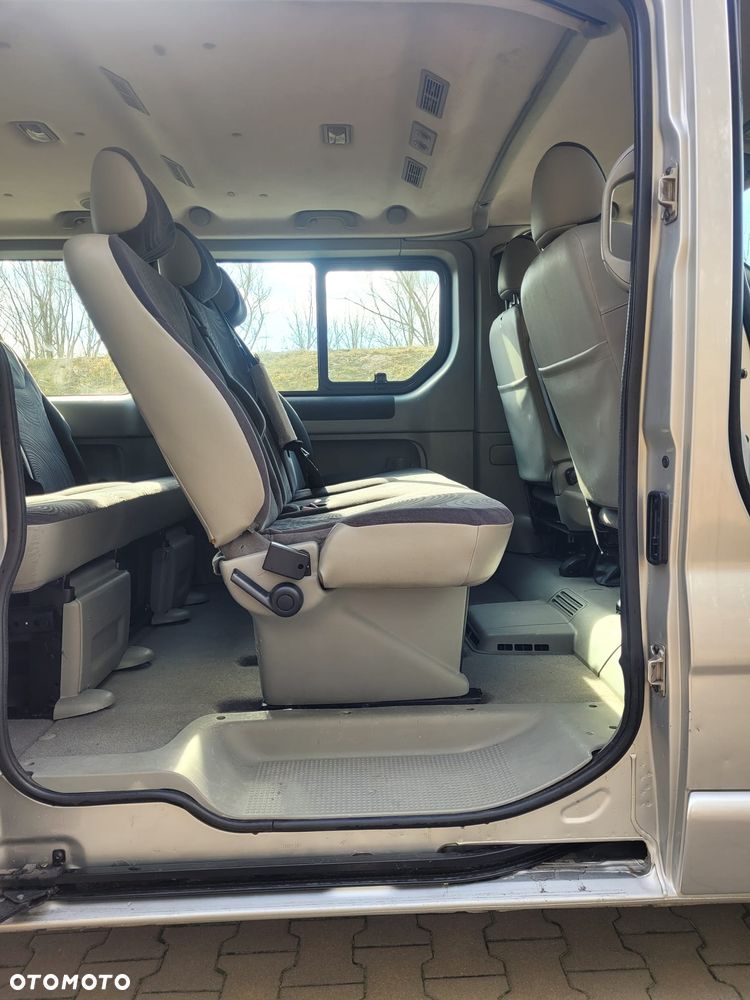 Renault Trafic Passenger Expression - 10