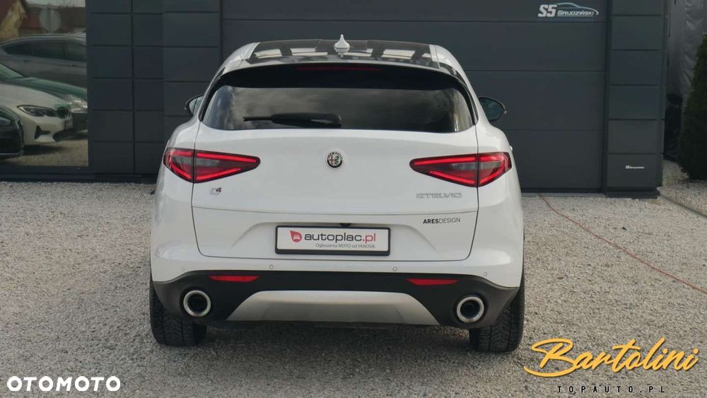 Alfa Romeo Stelvio - 6