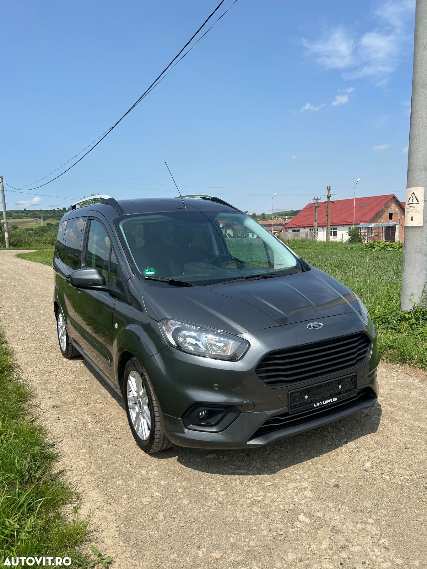 Ford Tourneo Courier 1.0 EcoBoost Titanium - 1
