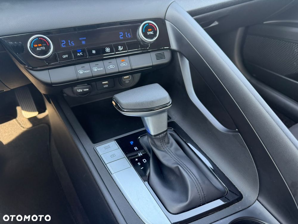 Hyundai Elantra - 16