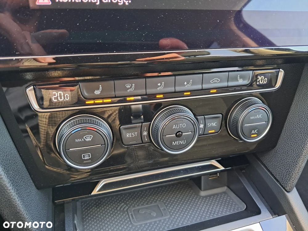 Volkswagen Passat - 26