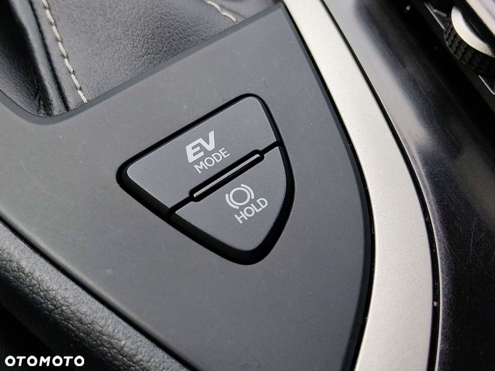 Lexus UX 250h GPF F Impression 2WD - 26