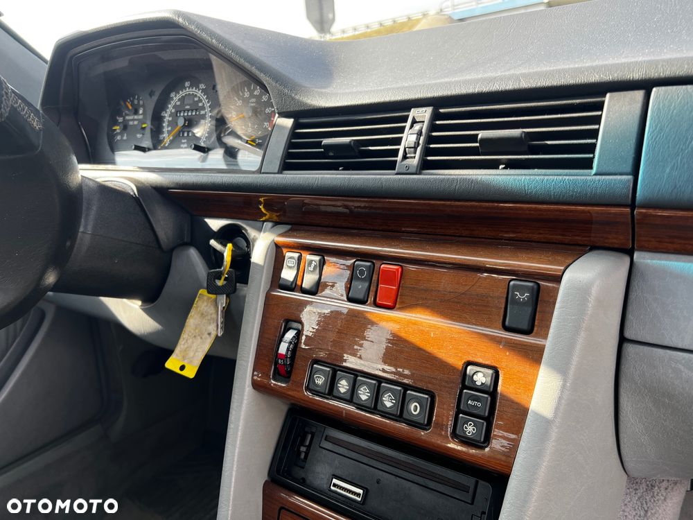 Mercedes-Benz W124 (1984-1993) - 25