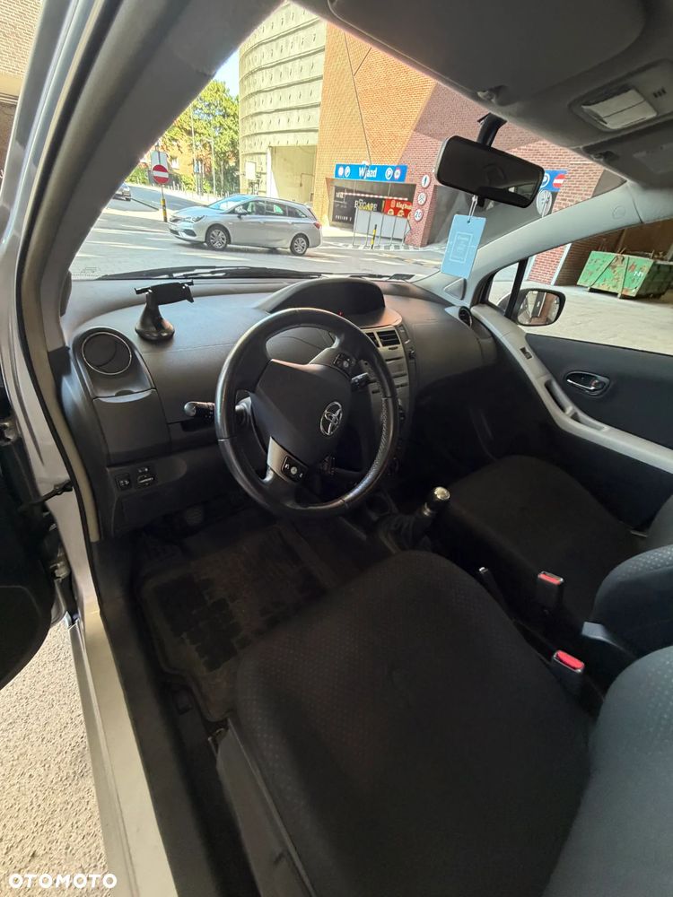 Toyota Yaris 1.0 Terra - 13