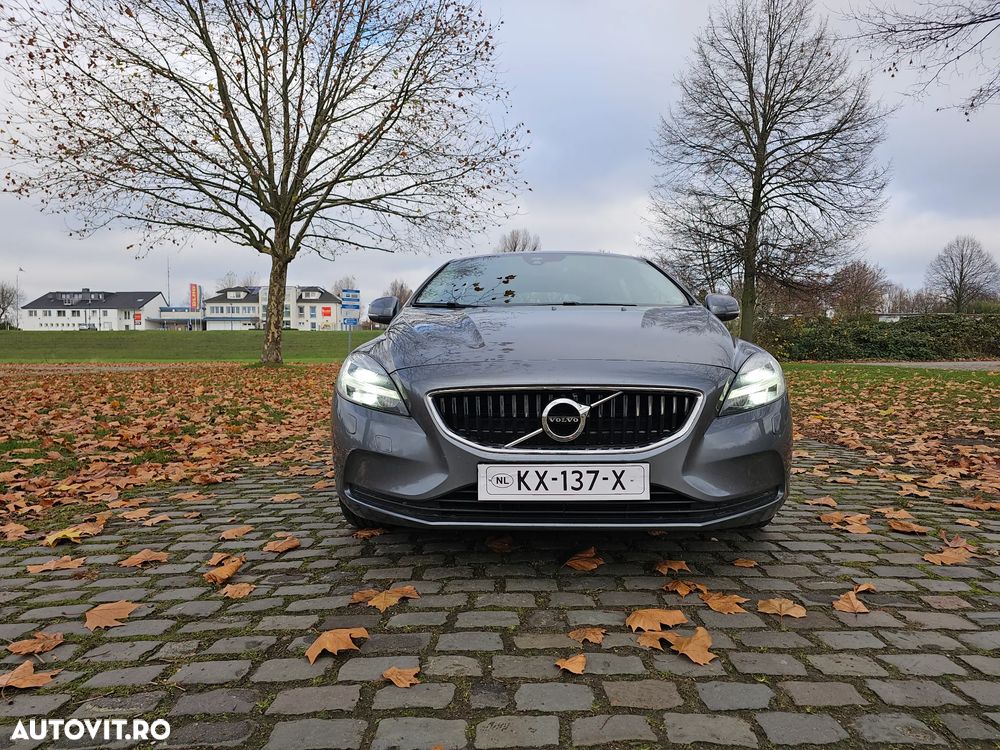 Volvo V40 T2 Momentum - 2
