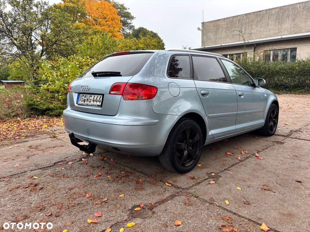 Audi A3 Sportback 1.6 FSI Attraction - 7