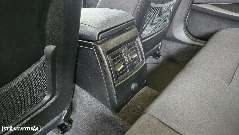 BMW 120 d xDrive Sport Line - 38