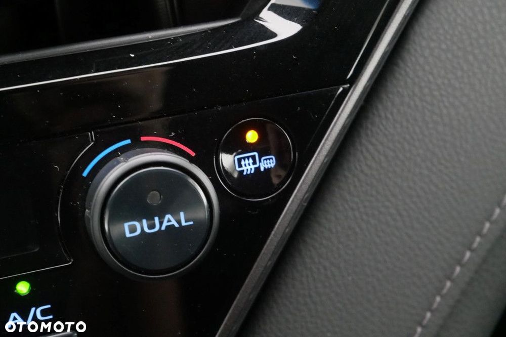 Toyota Camry 2.5 Hybrid Comfort CVT - 22