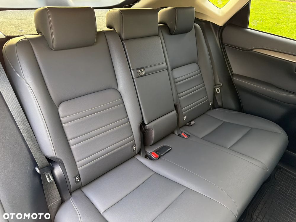 Lexus NX 300 F Impression AWD - 31