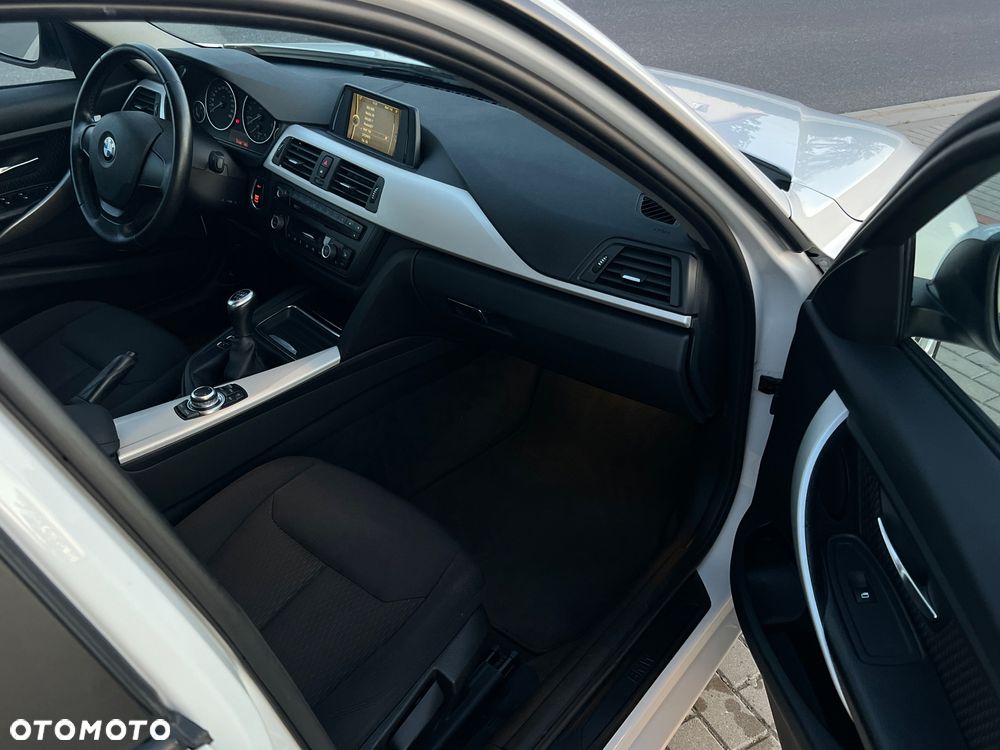 BMW Seria 3 316i Sport Line - 19
