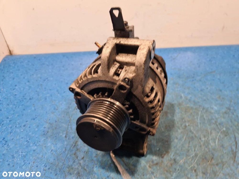 TOYOTA AVENSIS T25 LIFT 2.2D ALTERNATOR A6052 - 1