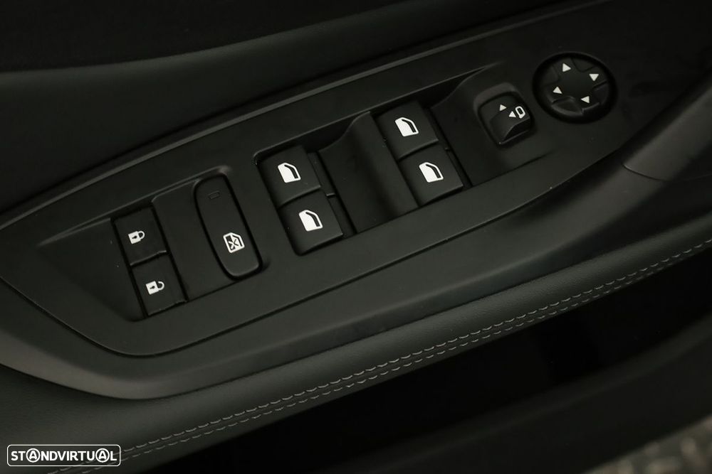 Peugeot 308 1.6 Hybrid Allure Pack e-EAT8 - 21