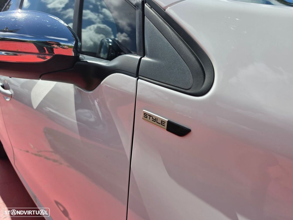Peugeot 208 1.2 PureTech Style - 3