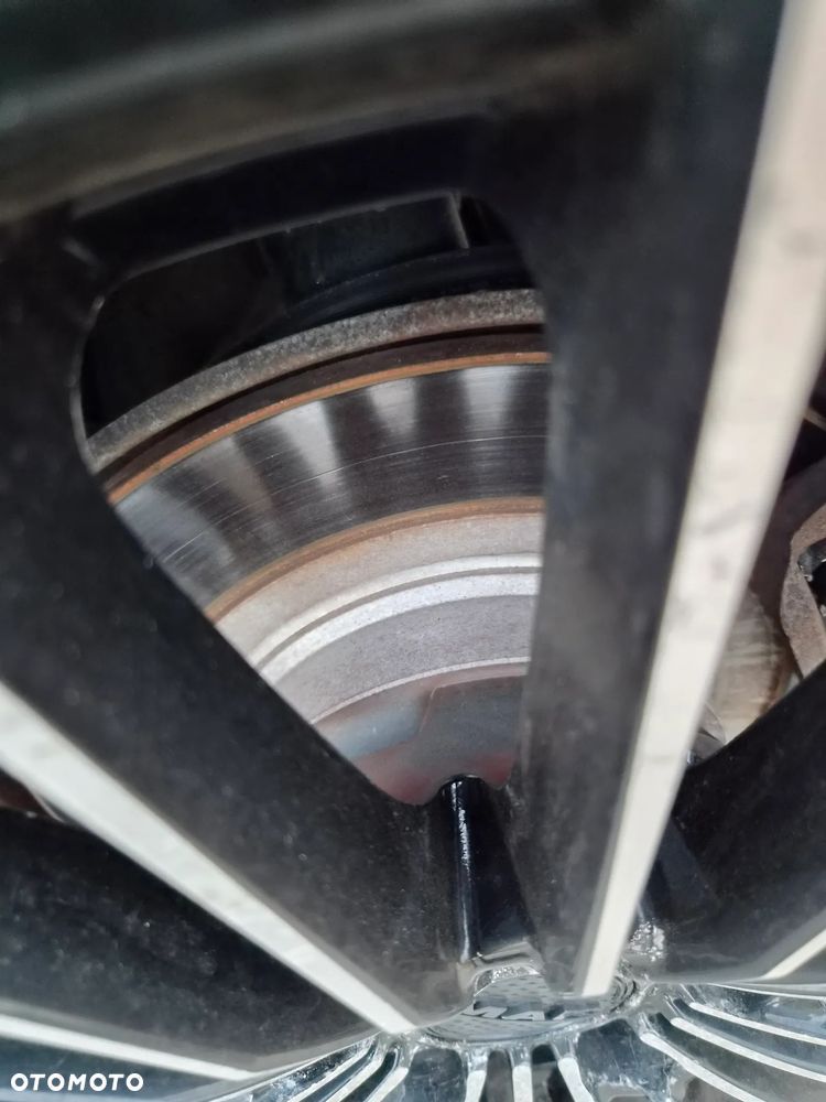 Mitsubishi Outlander - 38