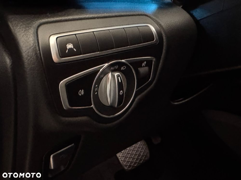 Mercedes-Benz Klasa V 220 d 4-Matic Avantgarde 9G-Tronic - 22
