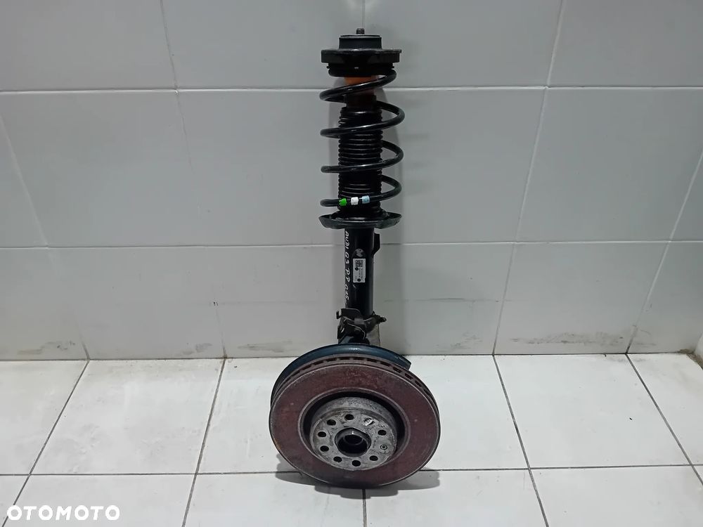 makperson zwrotnica prawy przód Audi Q3 2.0 TDI 2015 5N0413031AE - 1