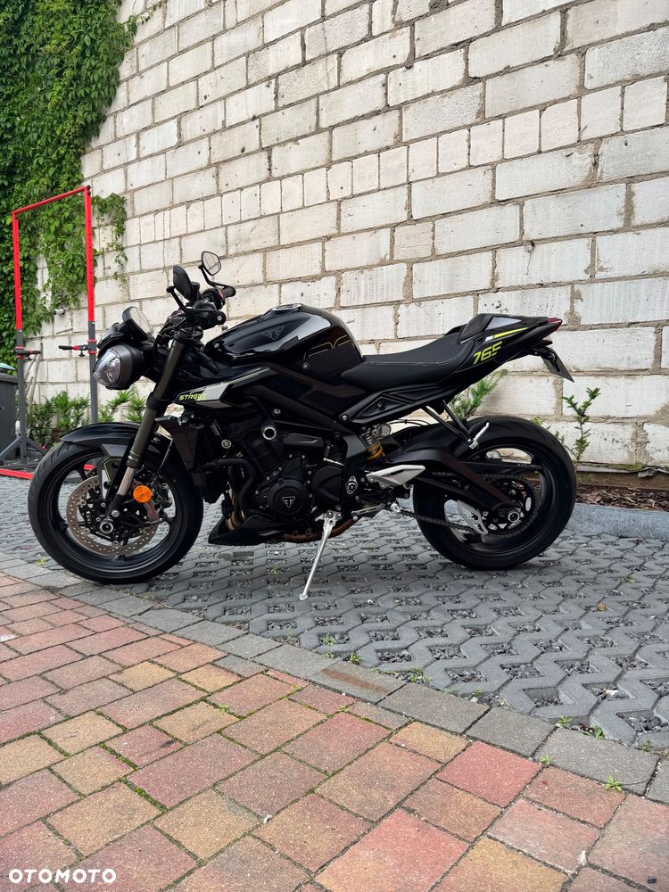 Triumph Street Triple - 24