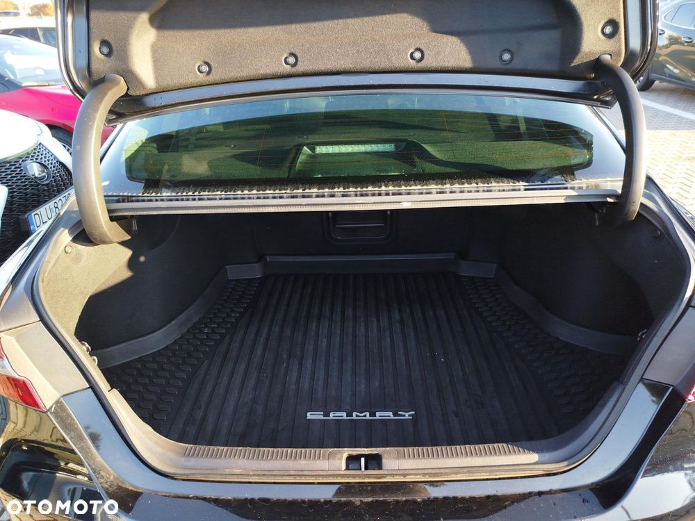 Toyota Camry - 16