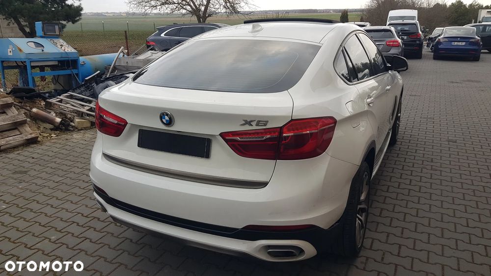 BMW X6 xDrive40d - 9