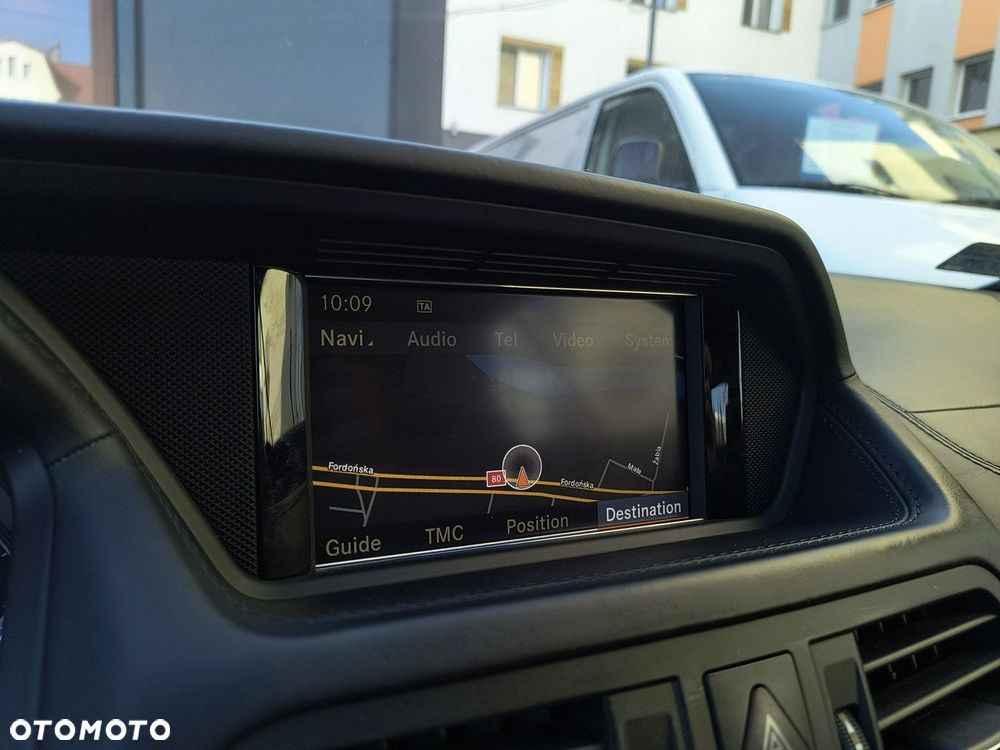 Mercedes-Benz Klasa E 250 BlueEFFICIENCY 7G-TRONIC - 23