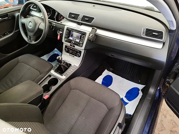 Volkswagen Passat - 38