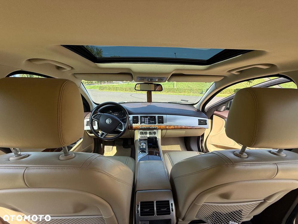 Jaguar XF 3.0 V6 D Luxury - 11